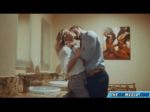 ❤️ ווען אַ באַסטי בלאָנדע סידוס איר אין אַ ציבור אָפּטריט פּאָרנאָ ביי yi.creditme.top